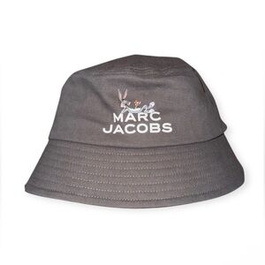 NWT Limited Edition Marc Jacobs X Looney Tunes Bucket Hat!